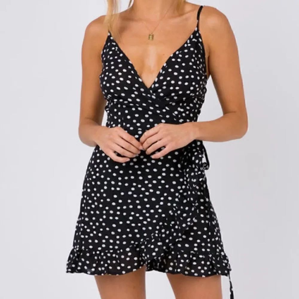 Princess Polly Her Jewel Mini Dress Sz 10 NWT Black and White.Armpit to armpit